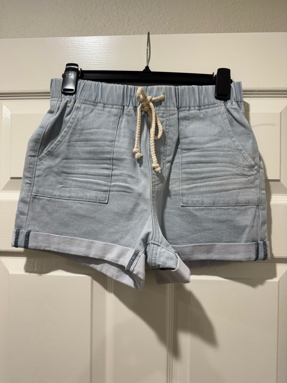 Steve Madden STEVIE Light Wash Denim Shorts - Pale Blue